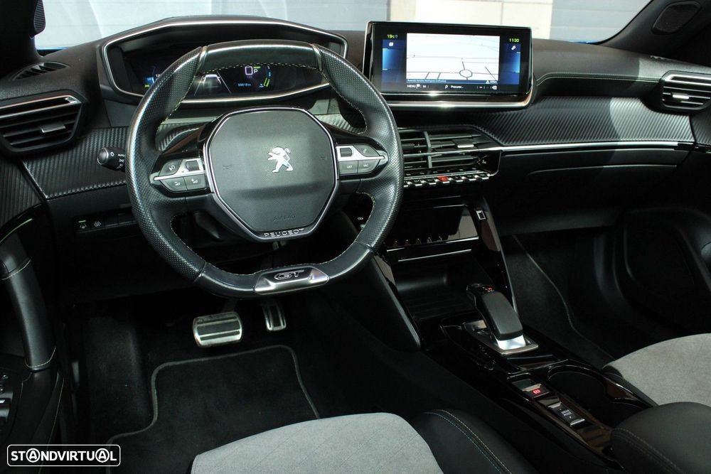 Peugeot e-2008 GT Pack - 28