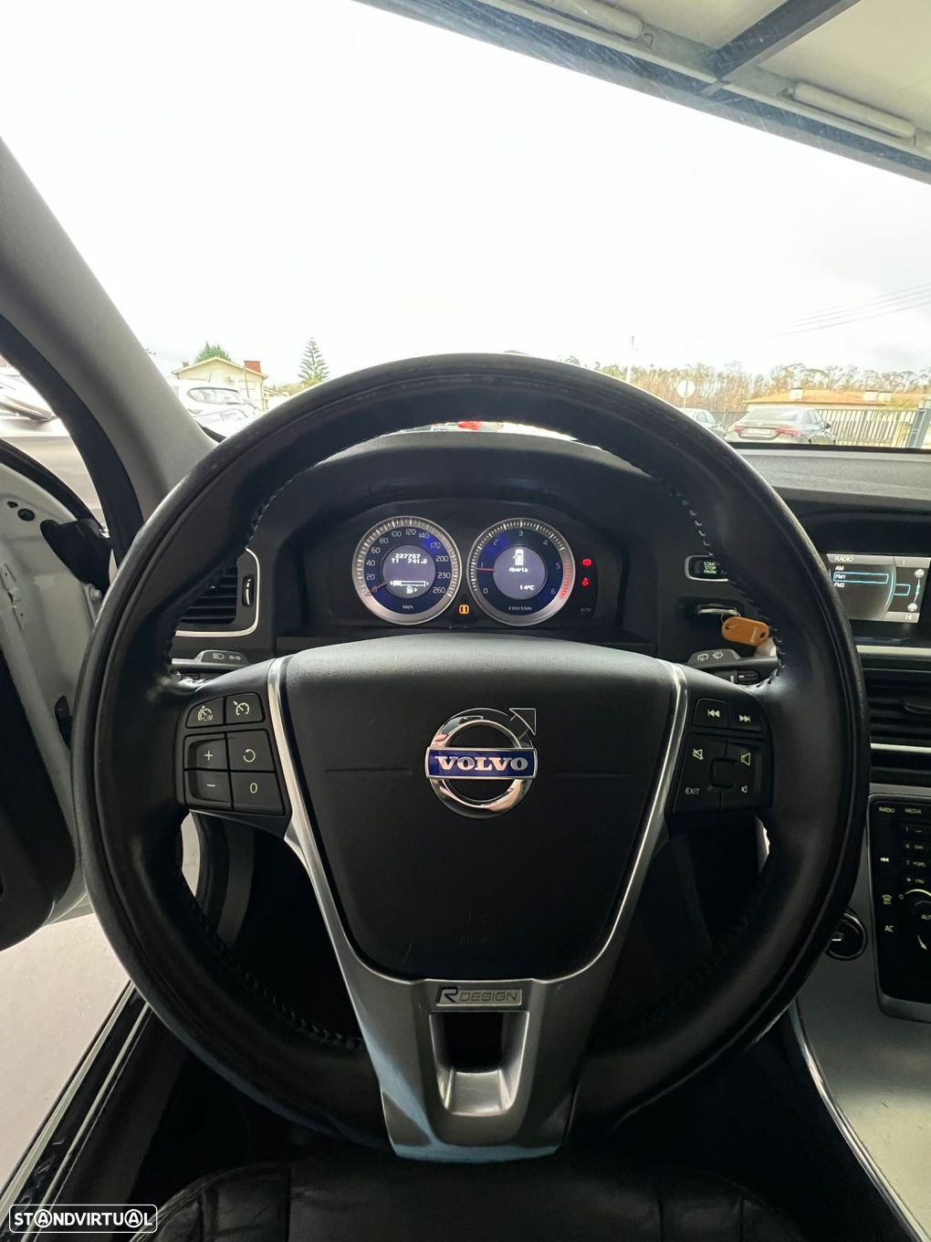 Volvo V60 1.6 D2 R-Design - 12