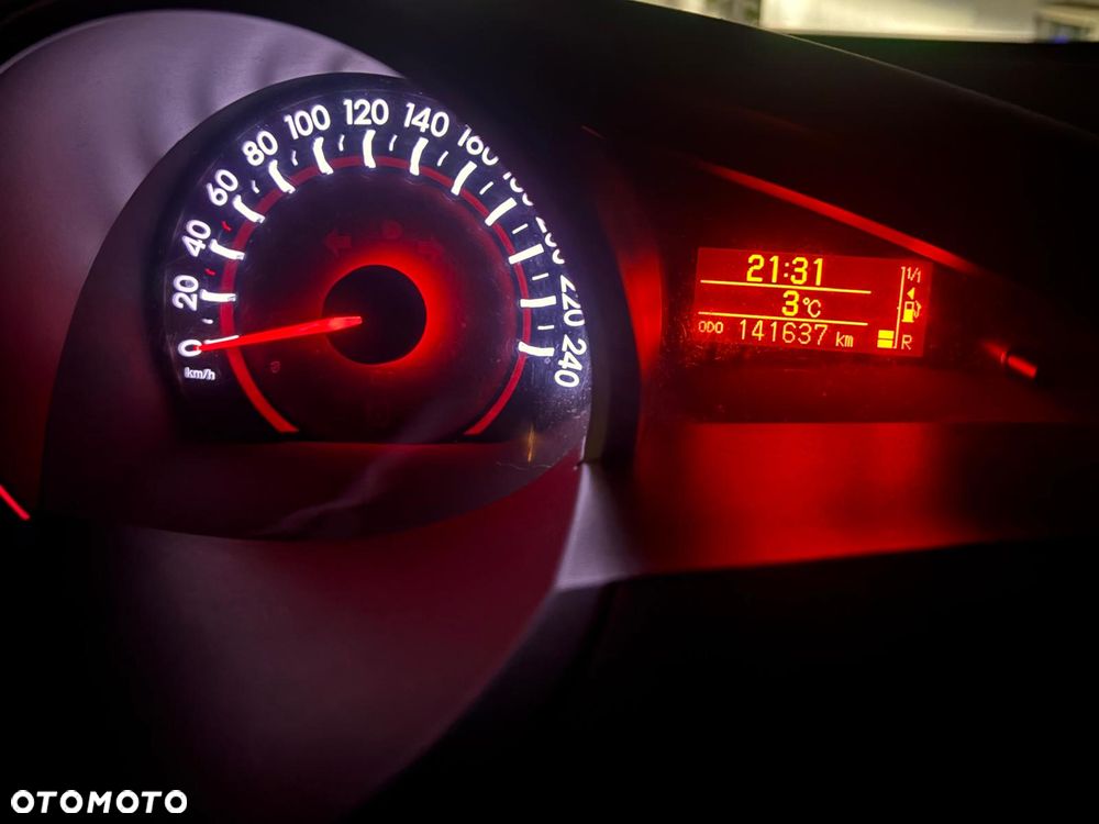 Toyota Verso 1.8 Prestige 7os - 10