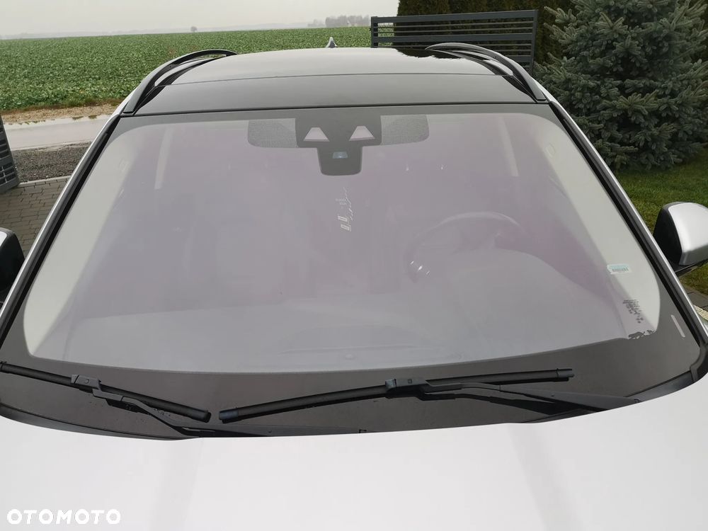 Jaguar E-Pace P250 AWD R-Dynamic SE - 6