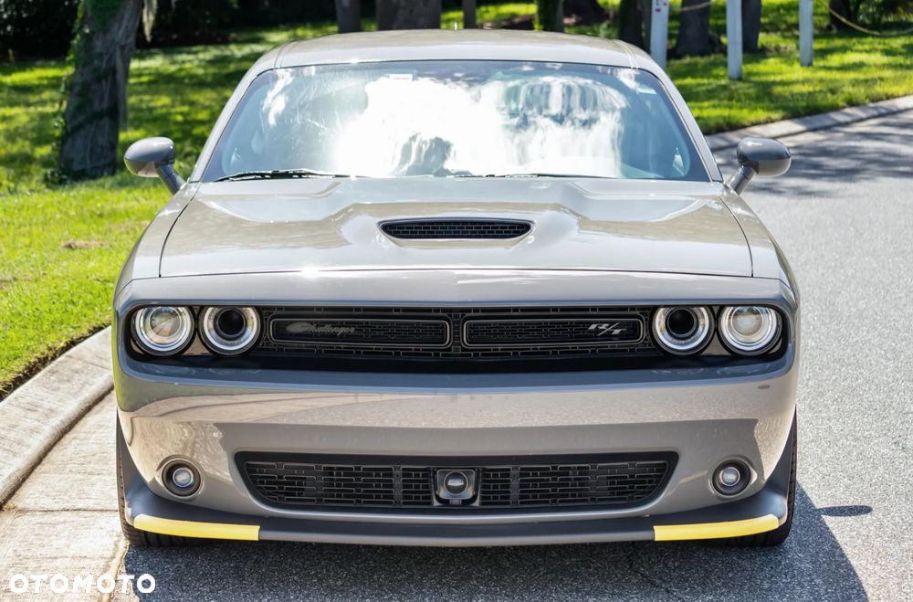 Dodge Challenger 2018 photo 2