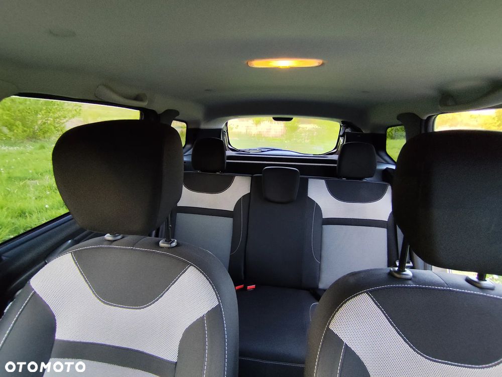 Dacia Duster 1.6 SCe Blackshadow S&S - 13