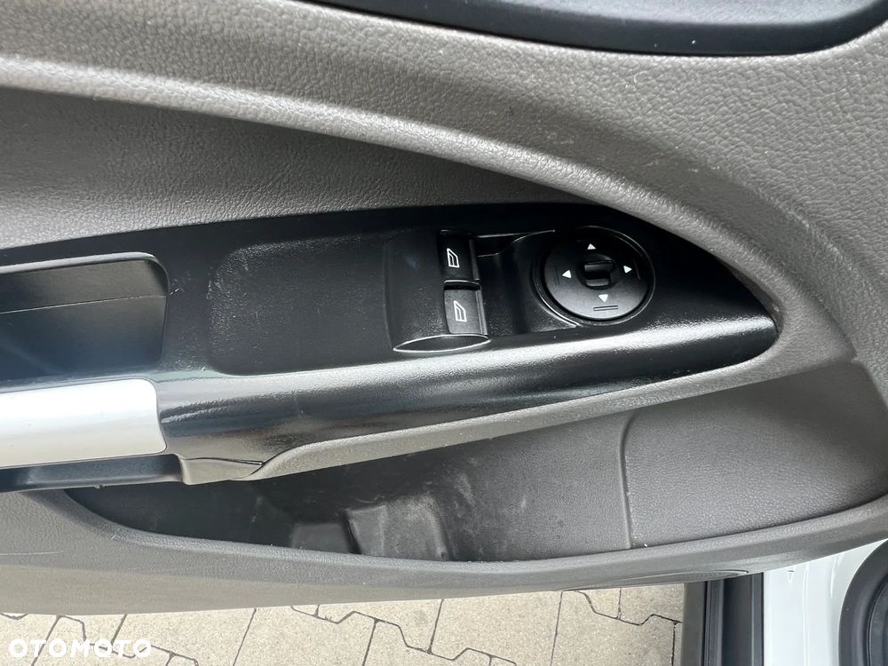 Ford Transit Connect - 12