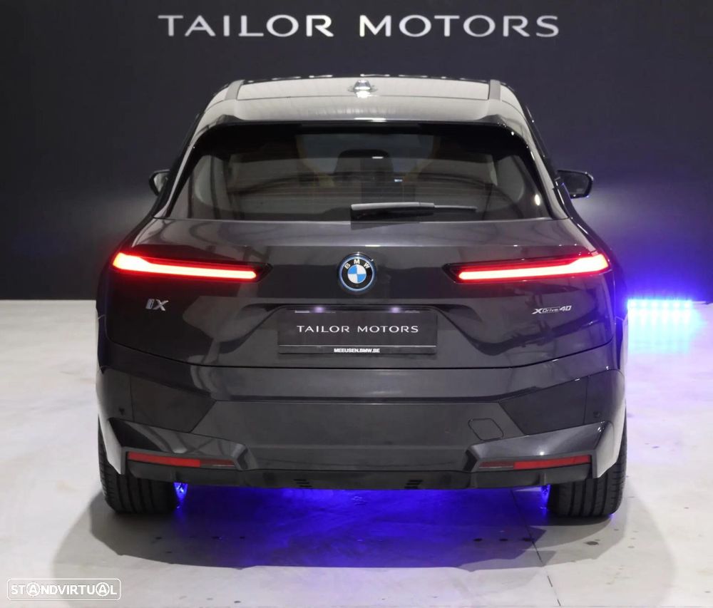 BMW iX xDrive 40 Pack Desportivo - 2