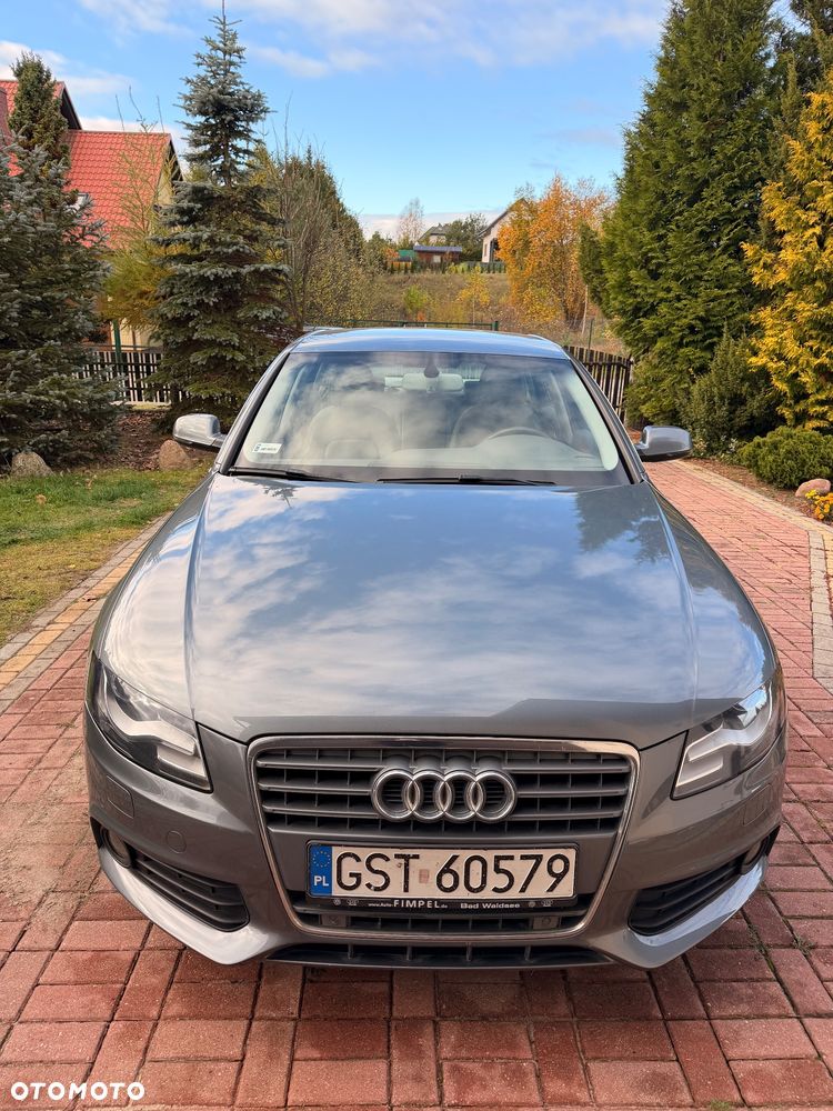 Audi A4 Limousine - 1