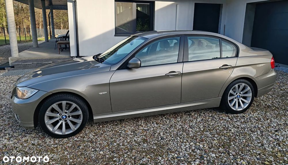 BMW Seria 3 320i - 2