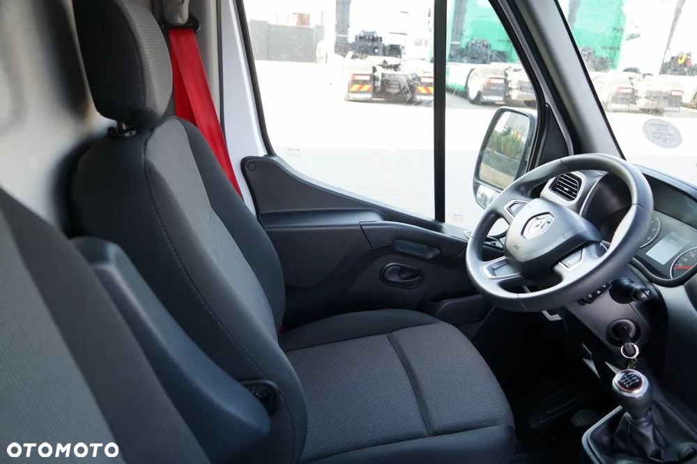 Renault MASTER / BLASZAK / FURGON / 2023 - 26