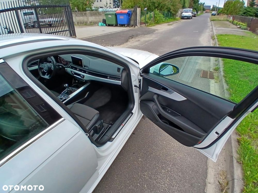Audi A4 Avant 2.0 TDI DPF clean diesel S line Sportpaket - 22