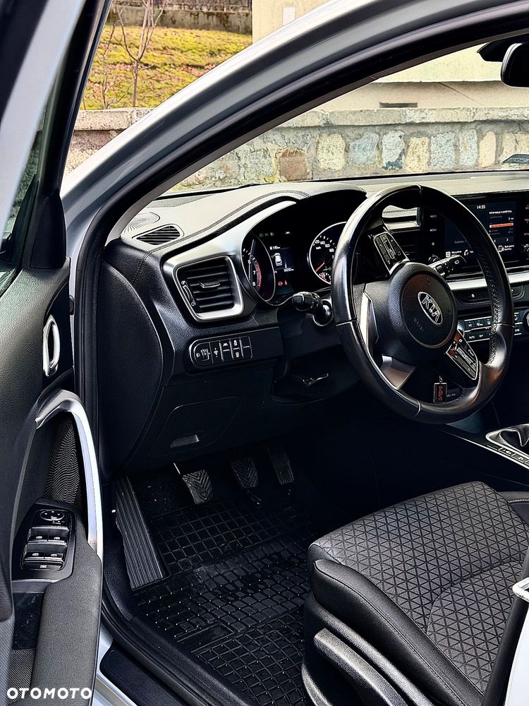 Kia Ceed 1.5 T-GDI L Business Line - 31