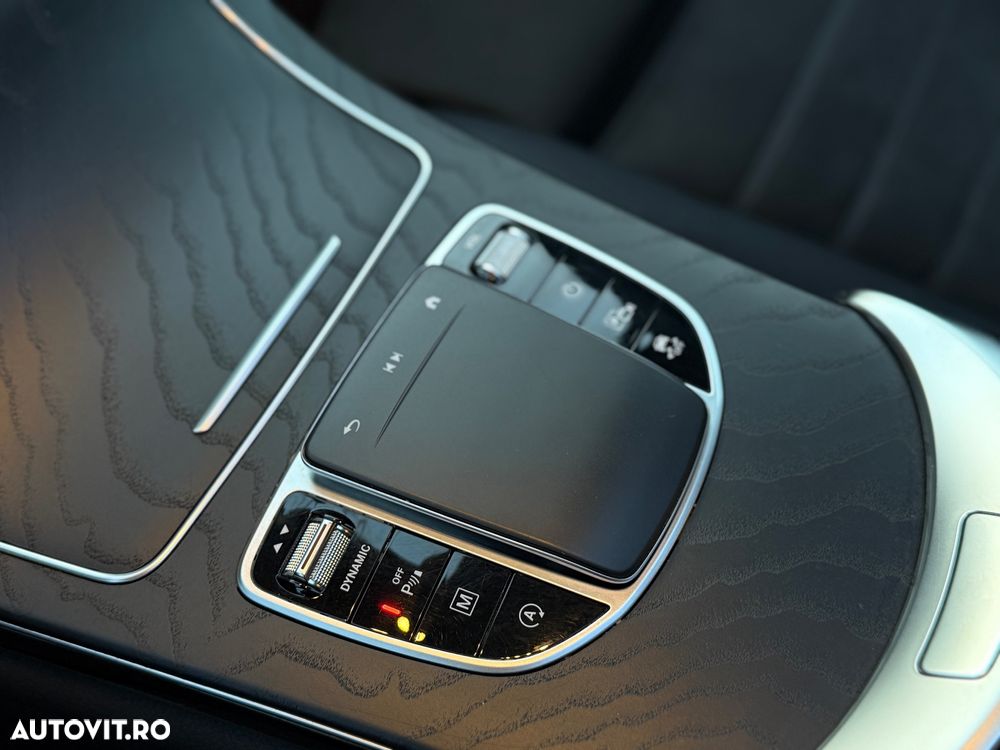 Mercedes-Benz GLC 300 4MATIC 9G-TRONIC AMG Line Plus - 17