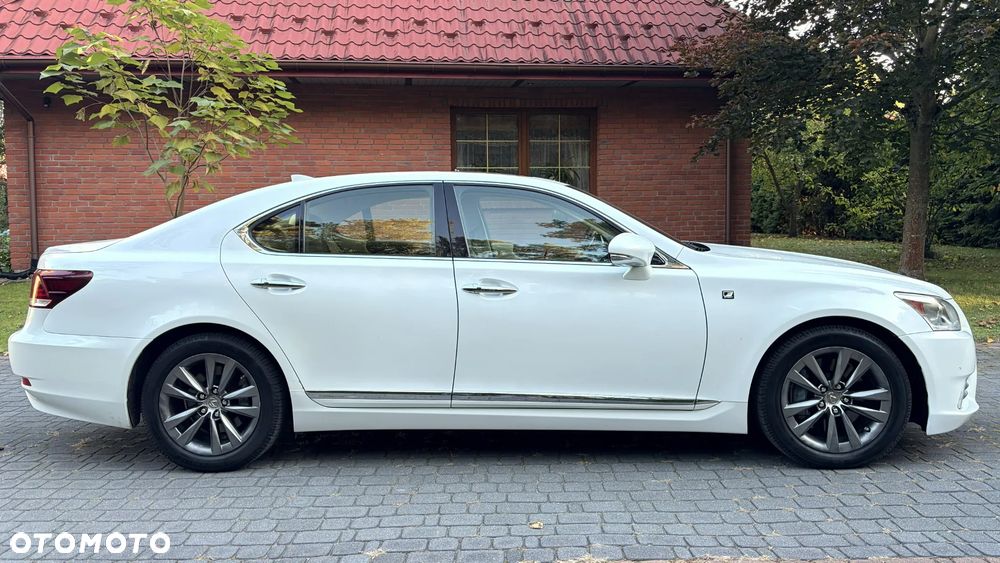 Lexus LS - 4