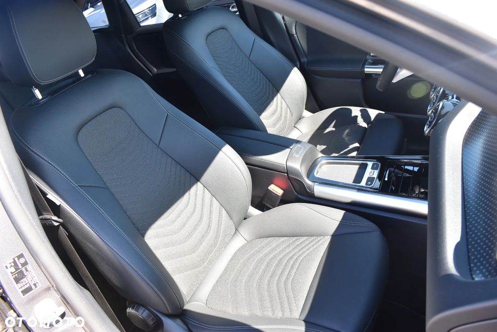 Mercedes-Benz Klasa B 200 d 8G-DCT - 20