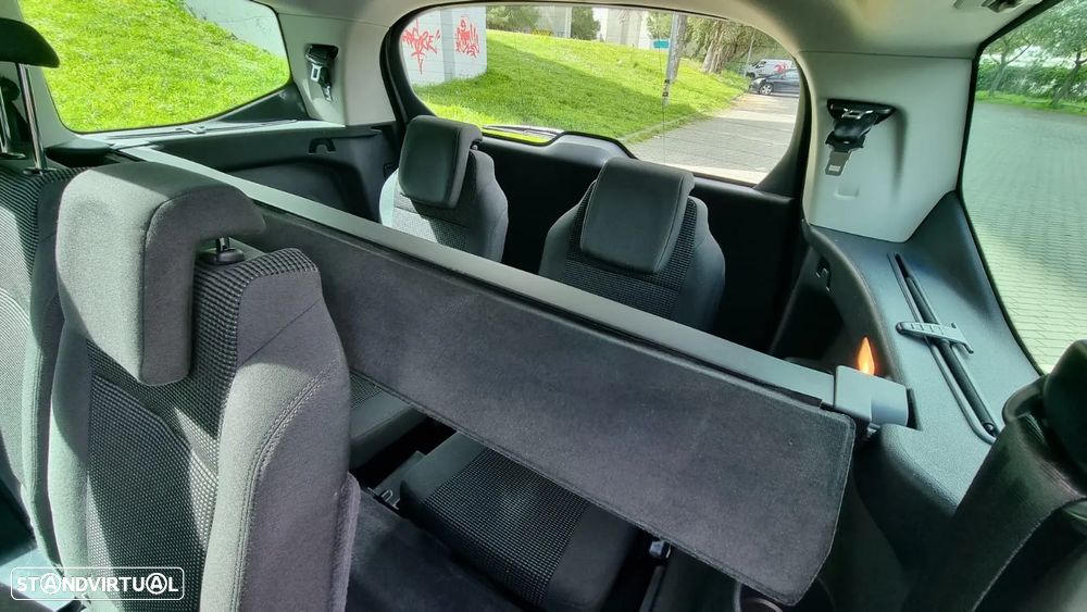 Peugeot 5008 1.6 HDi 7L Allure - 20