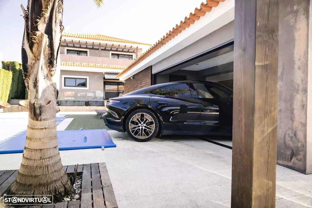 Porsche Taycan Standard - 25