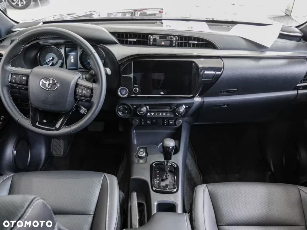 Toyota Hilux 2.8 D-4D Double Cab Invincible 4x4 - 9