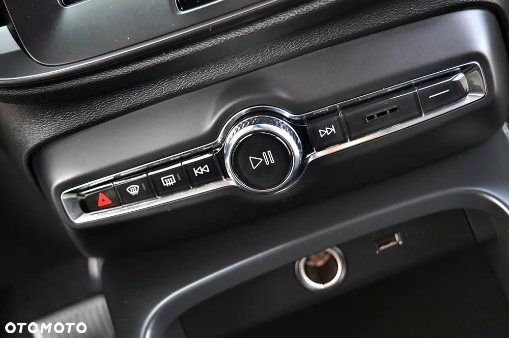 Volvo XC 40 D3 Momentum - 34
