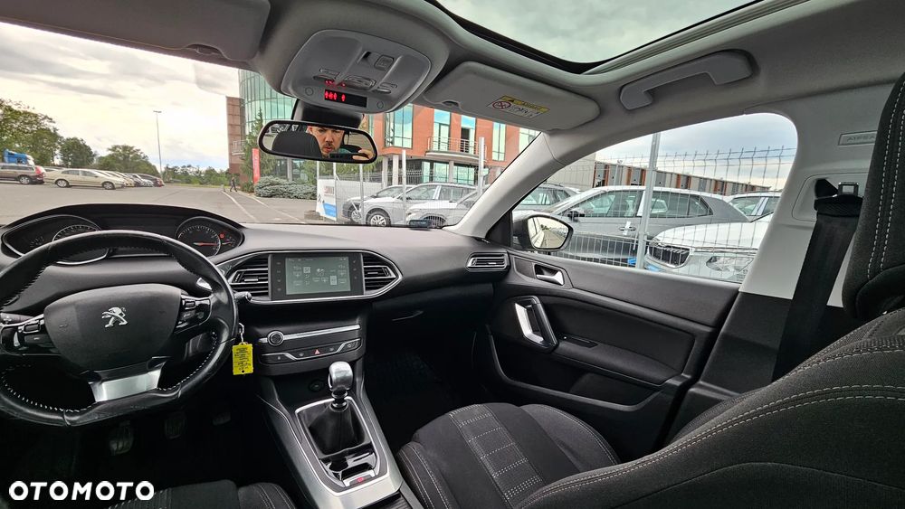 Peugeot 308 1.2 PureTech Allure S&S - 9