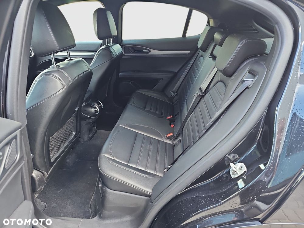 Alfa Romeo Stelvio 2.0 Turbo Veloce Q4 - 18