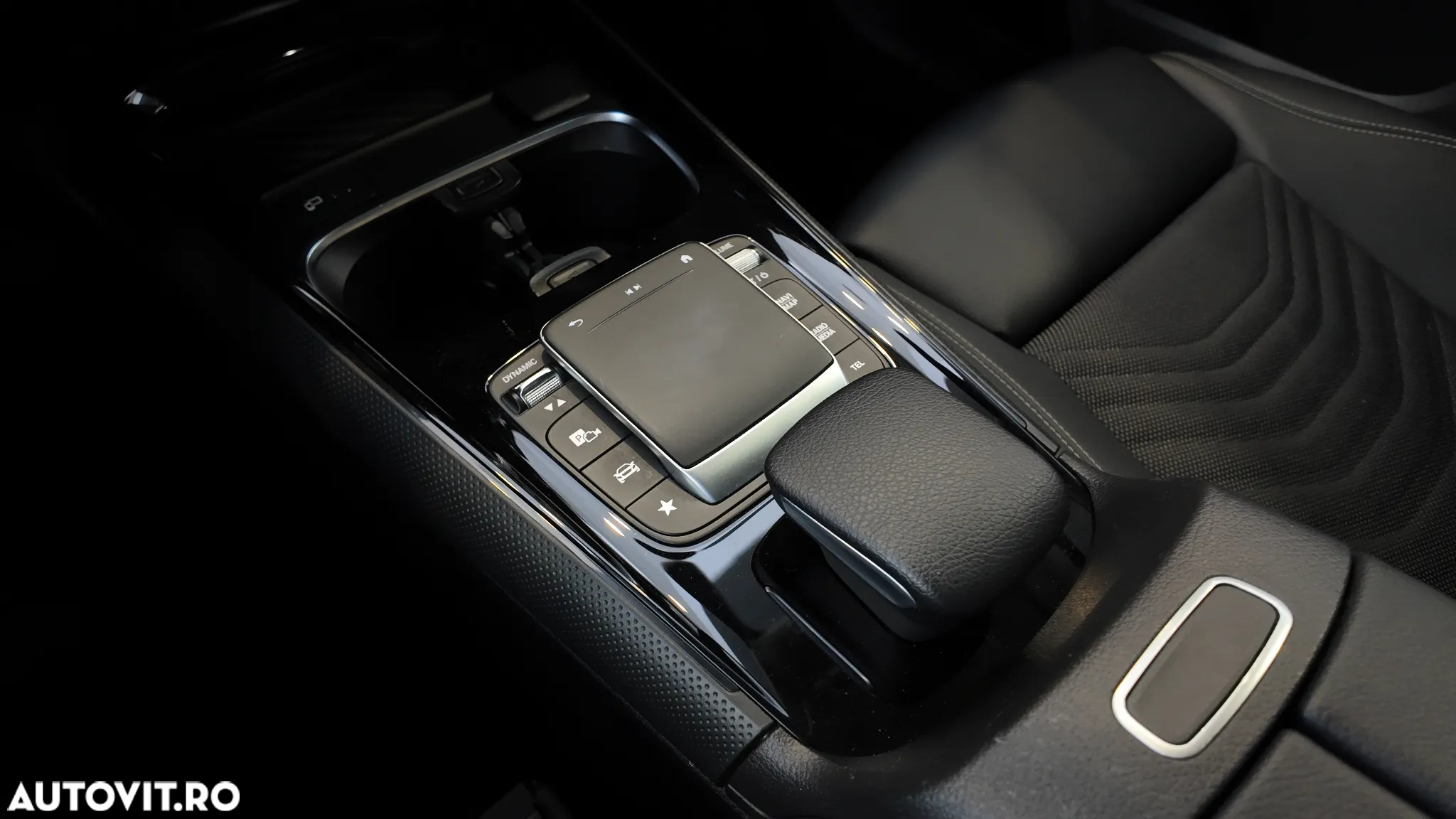 Mercedes-Benz GLA 200 d 8G-DCT Style - 24