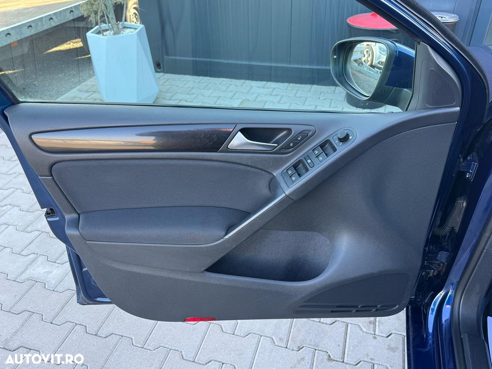 Volkswagen Golf - 16