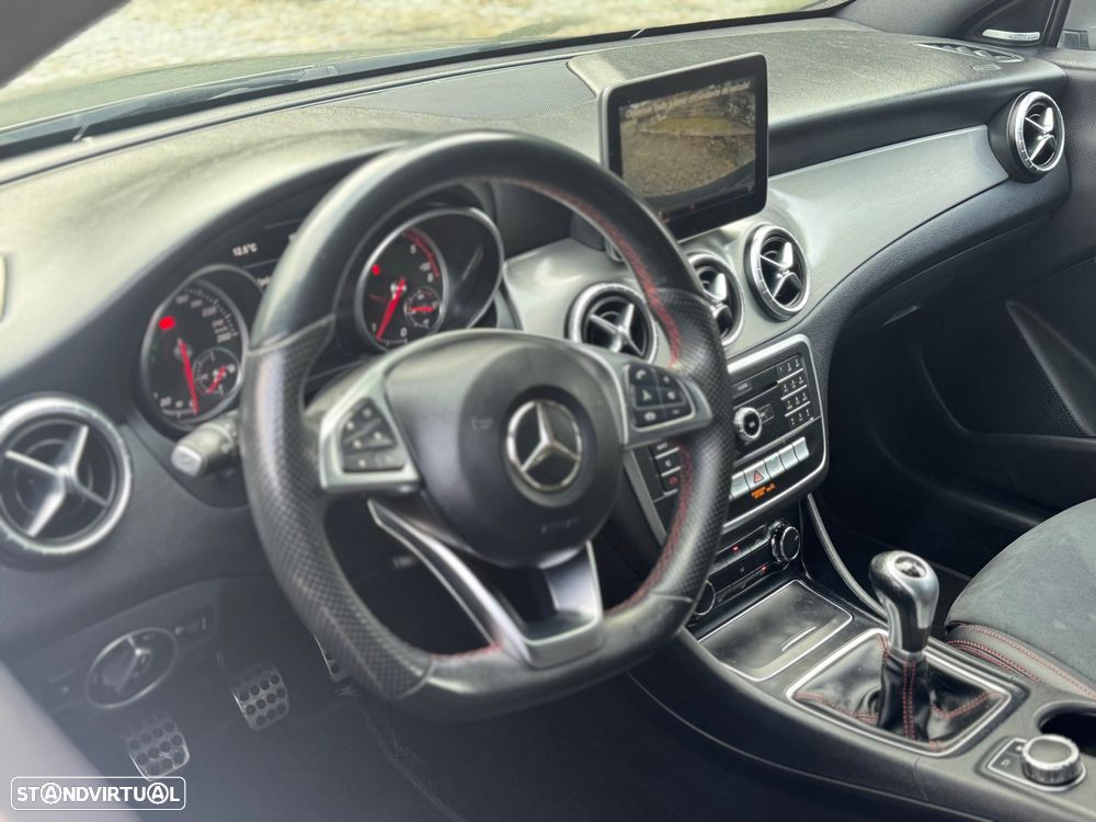Mercedes-Benz CLA 180 d Shooting Brake AMG Line - 10