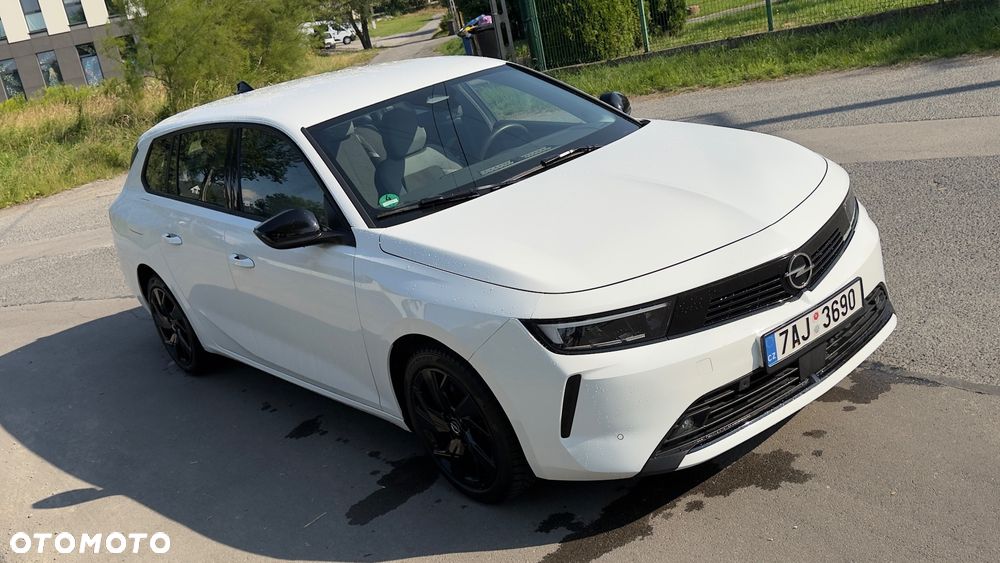 Opel Astra 1.5 D Automatik Edition - 1