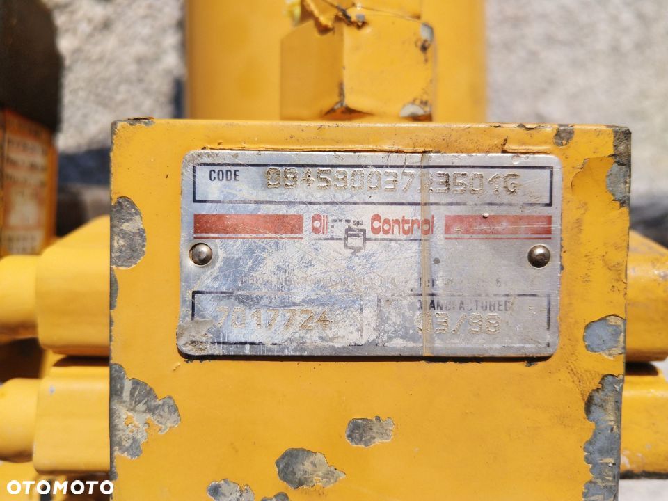 Siłownik hydrauliczny koparki Liebherr A316 A309 A312 A314 A900 A902 A904 - 11