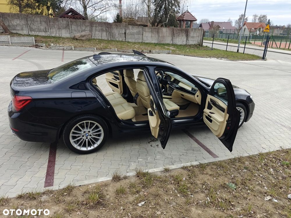BMW Seria 7 740d xDrive - 11