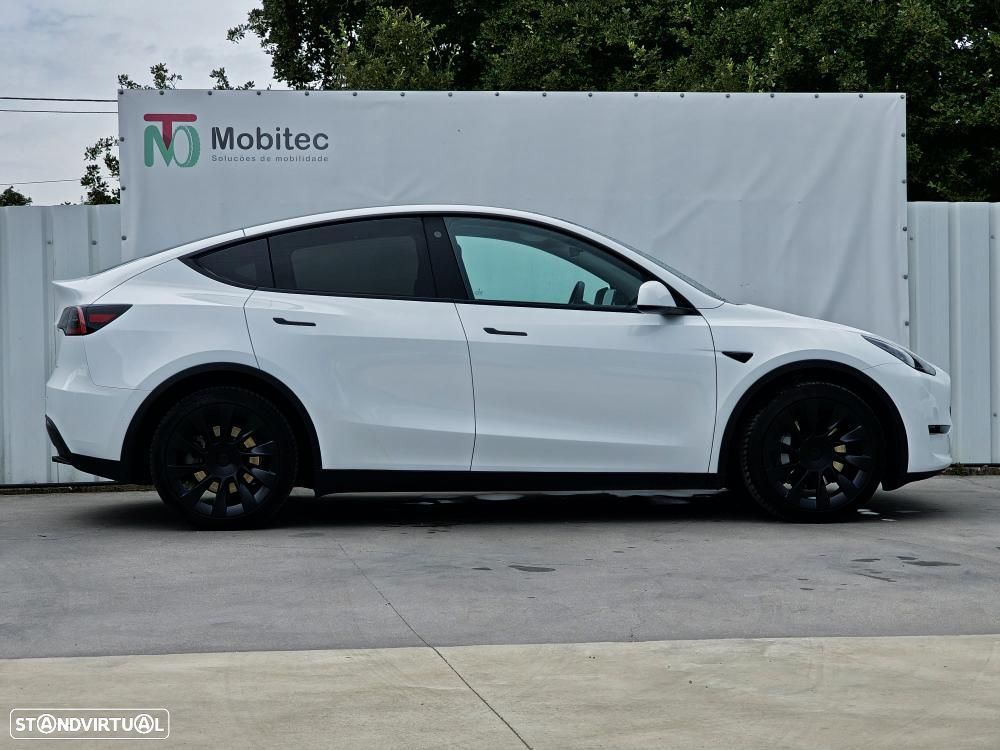 Tesla Model Y Long Range Dual Motor AWD - 2