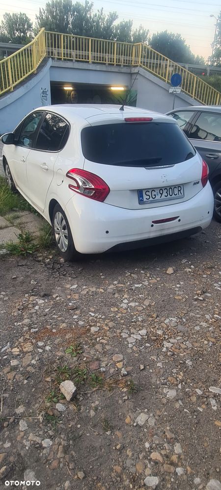 Peugeot 208 - 10