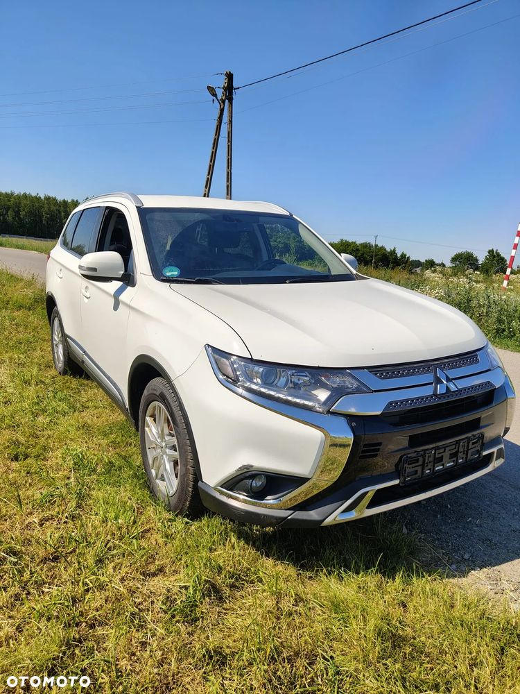 Mitsubishi Outlander - 1