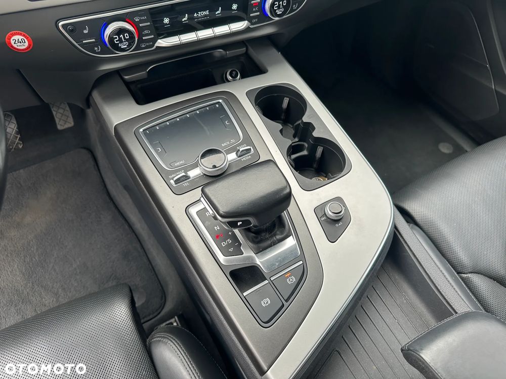 Audi Q7 - 18
