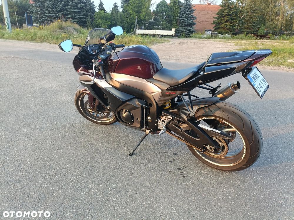 Suzuki GSX-R - 4