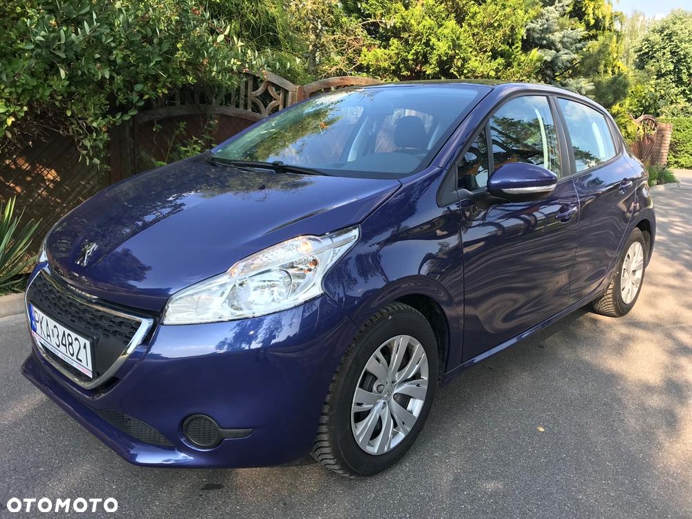 Peugeot 208 - 1