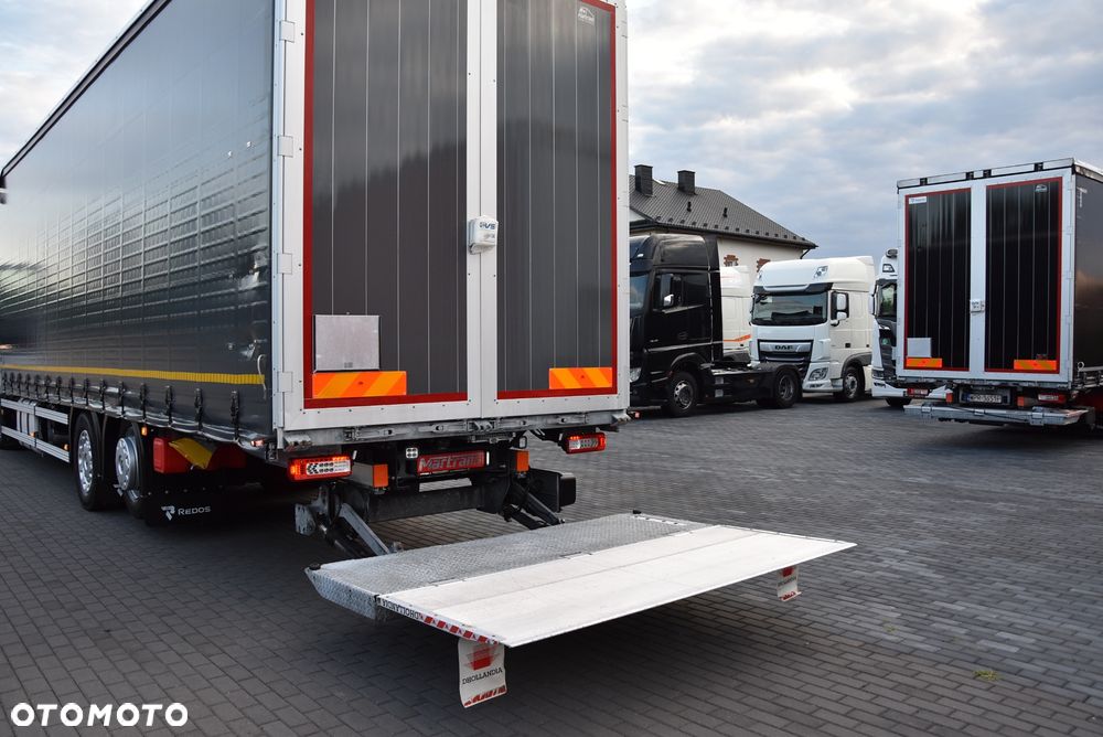Volvo FH 460 EURO 6 / KABINA XL / FIRANA 9,5 M / NAVI / SOLARY / KLIMA POSTOJOWA / KAMERY / CAŁY NA PODUSZKACH / WINDA DHOLLANDIA / ZABUDOWA REDOS / 24 PALETY / AUTOMAT / SALON POLSKA / SERWIS ASO VOLVO / STAN IDEALNY !! - 32