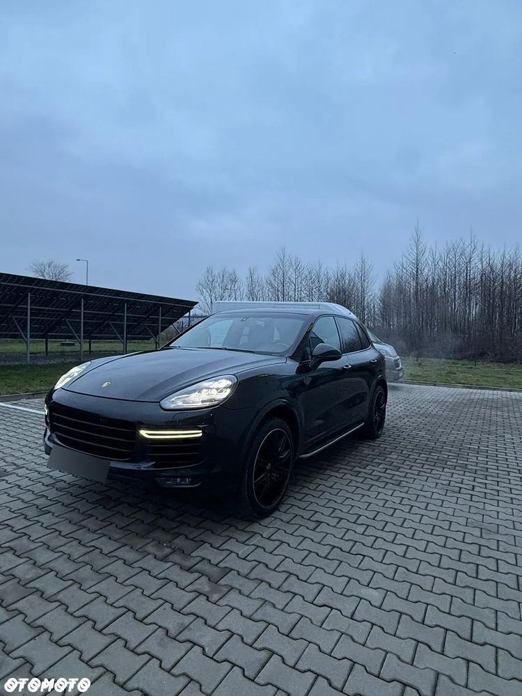 Porsche Cayenne - 1
