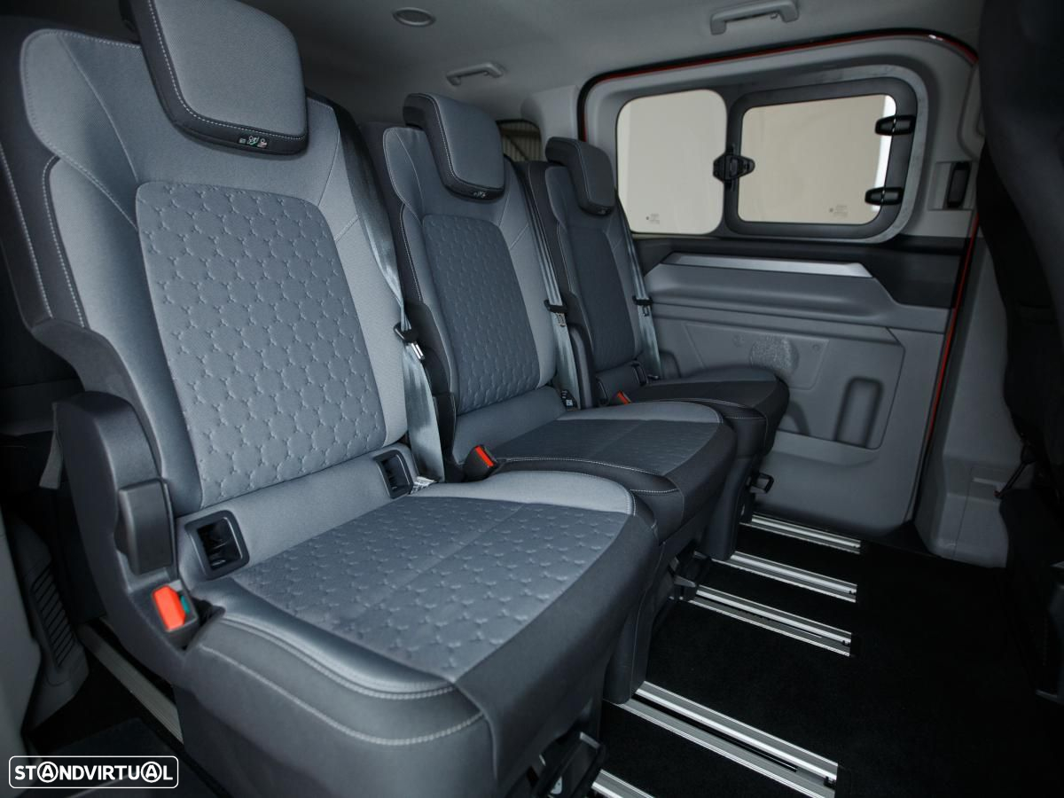 Ford Tourneo Custom 320 L1H1 VA Auto Titanium - 11