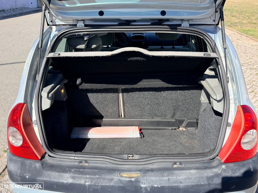 Renault Clio 1.2 16V Privilège - 5