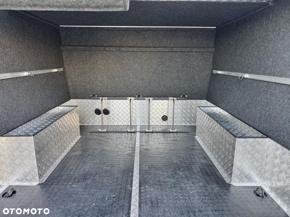 Mercedes-Benz Sprinter - 22