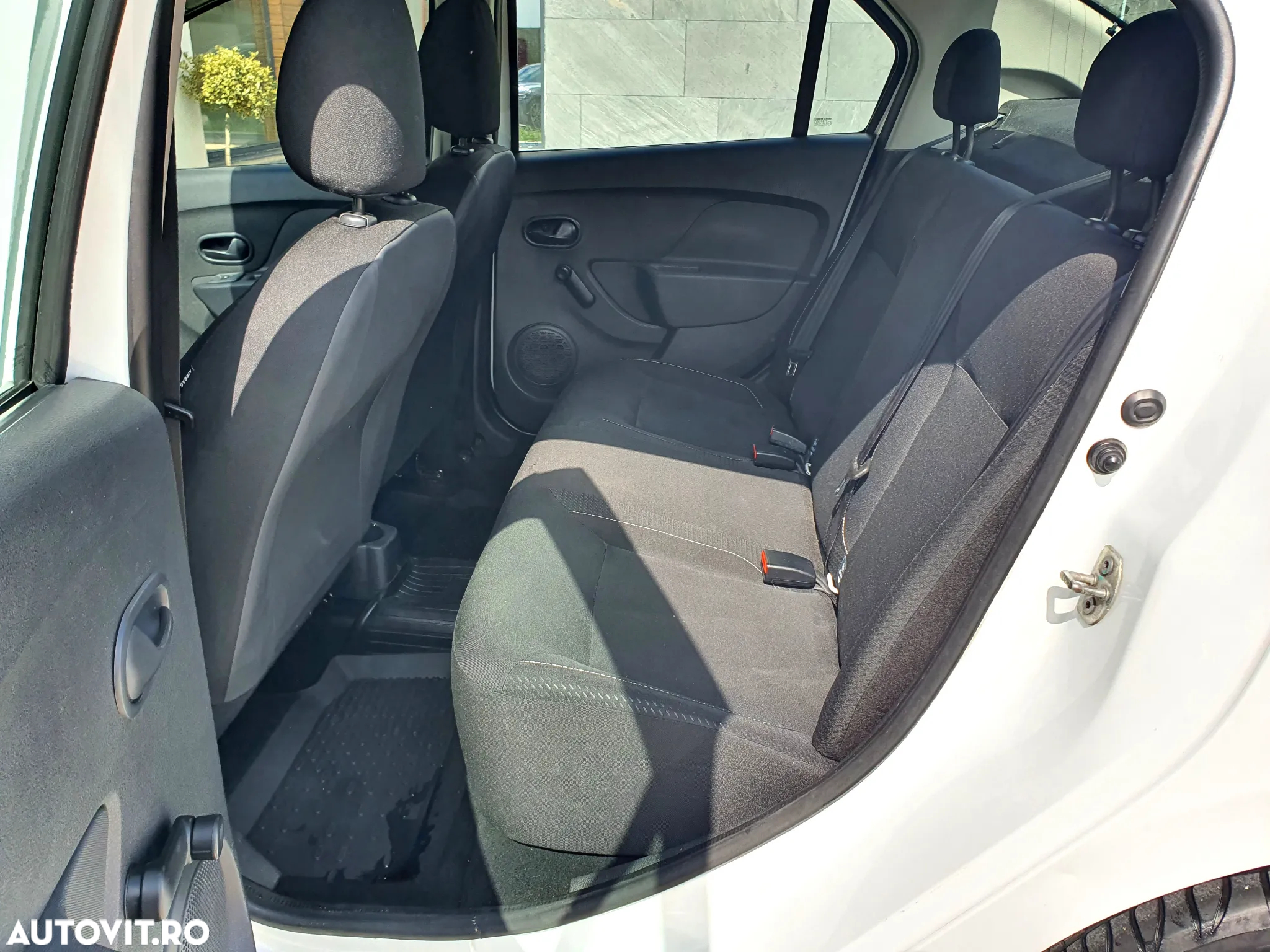 Dacia Logan 1.0 SCe SL PLUS - 11