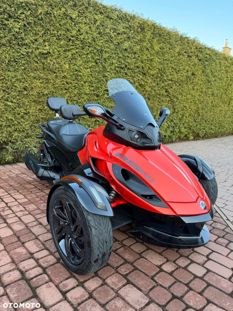 Can-Am Spyder - 2