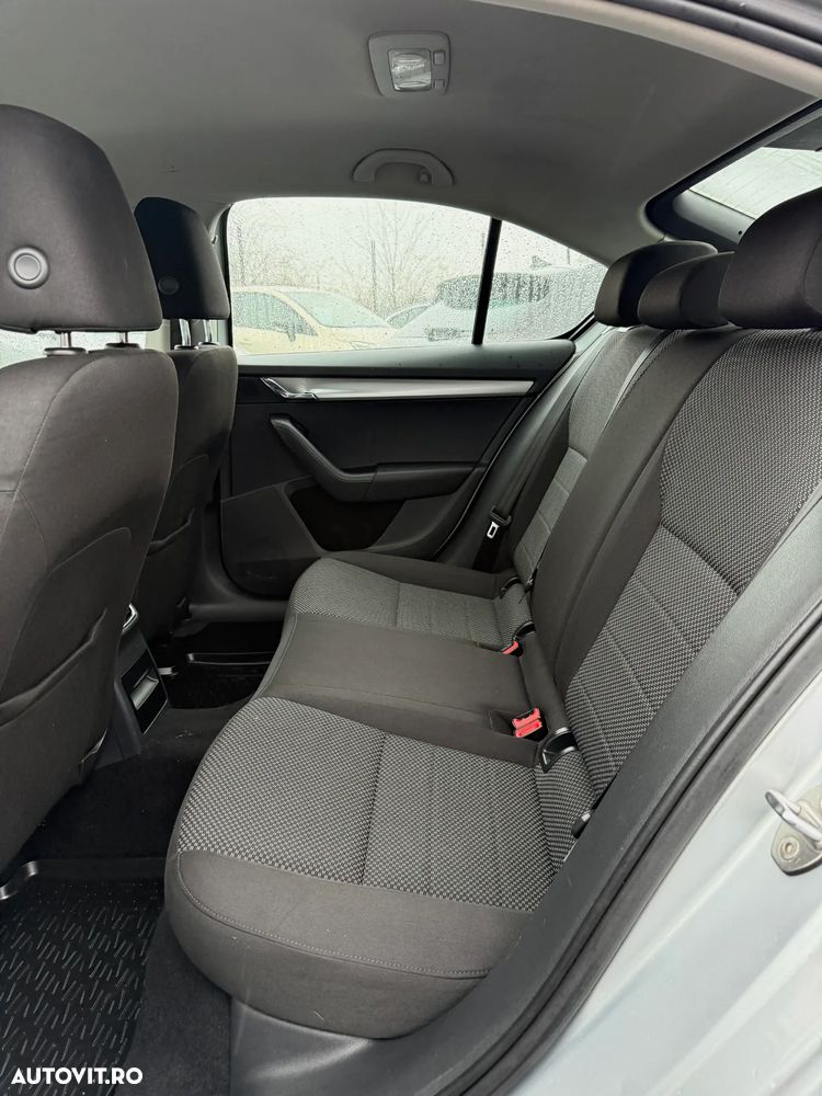 Skoda Octavia 1.6 TDI DSG Ambition - 18