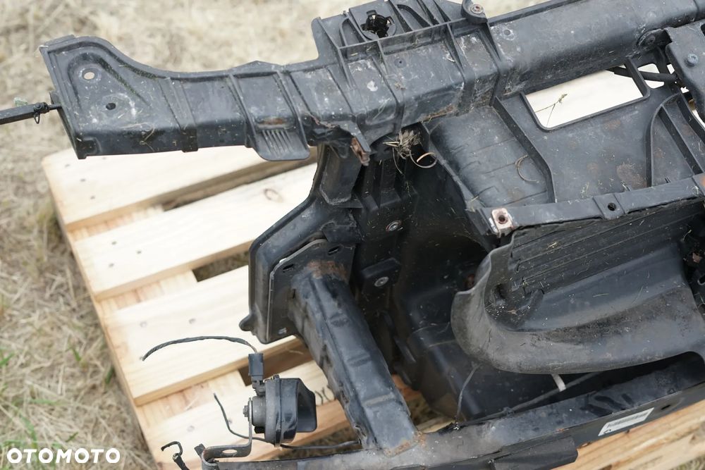 Pas przedni BMW Seria 1 E87 E88 - 2