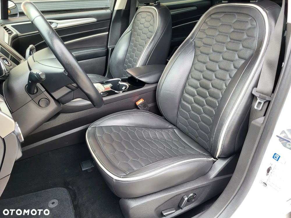 Ford Mondeo 2.0 Hybrid Vignale Plus - 17