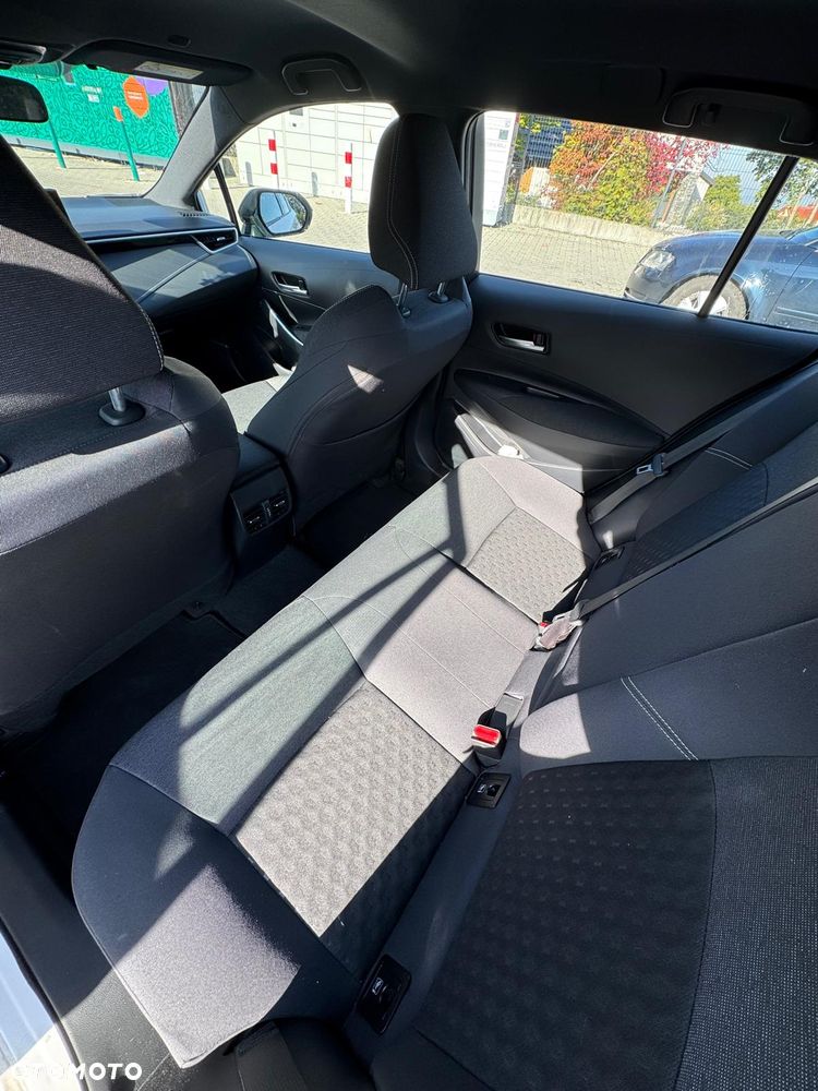 Toyota Corolla - 12