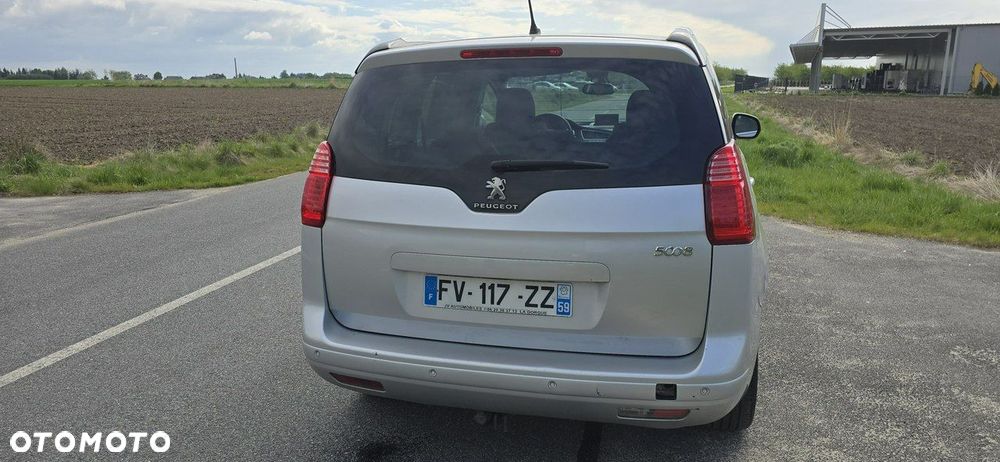 Peugeot 5008 - 8