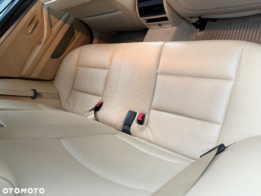 BMW Seria 5 523i - 10