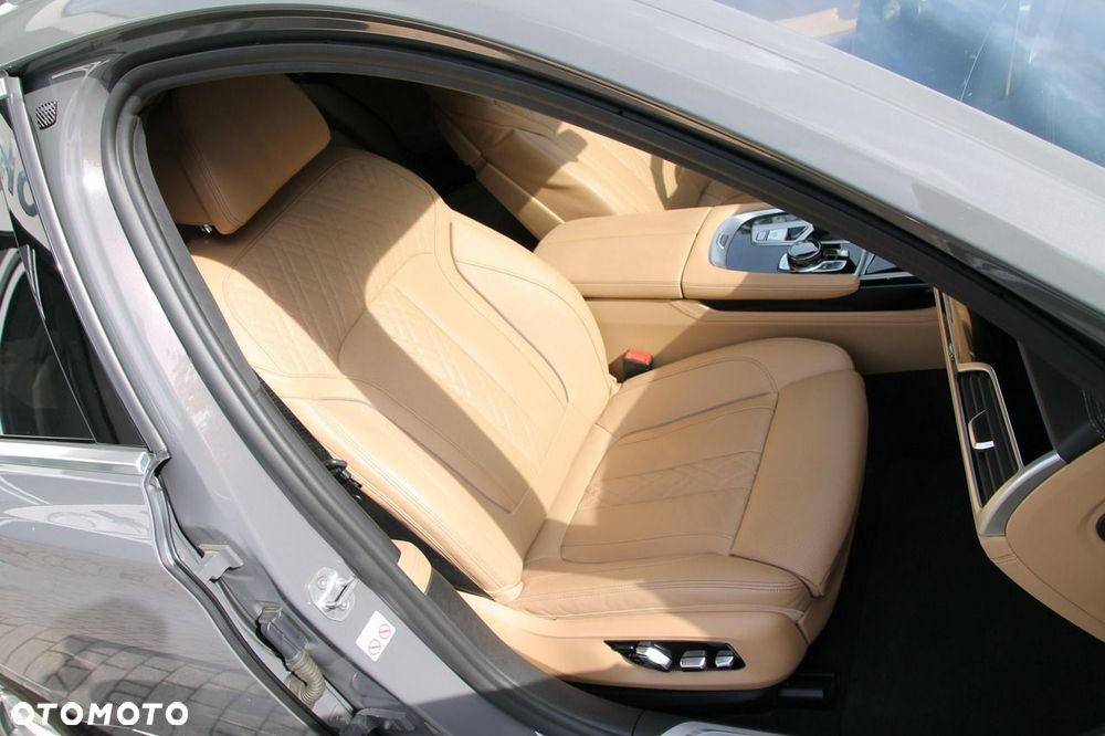 BMW Seria 7 740d xDrive - 13