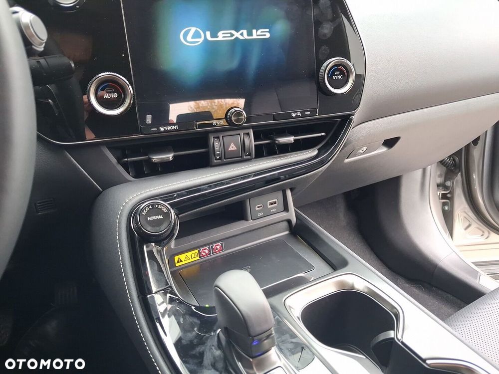 Lexus NX 350h Prestige 2WD - 14