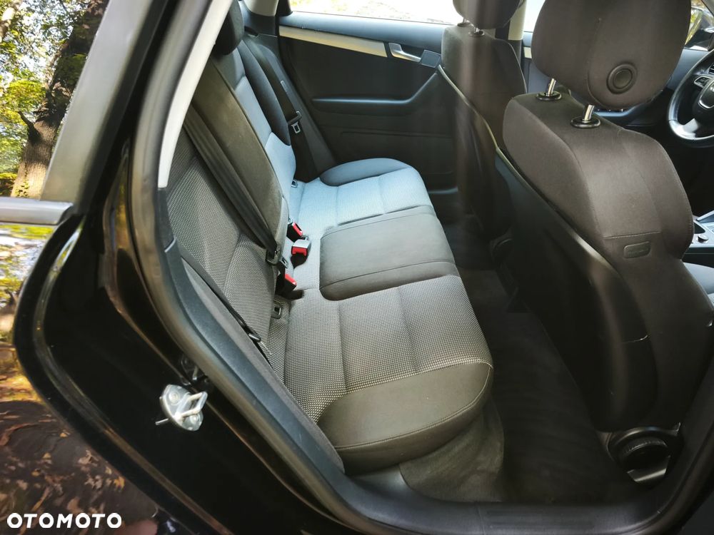 Audi A3 Sportback 1.6 TDI DPF S tronic Attraction - 16